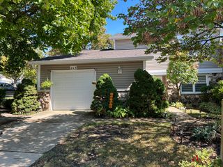 213 Stanyon Lane 1, Bloomingdale, IL 60108