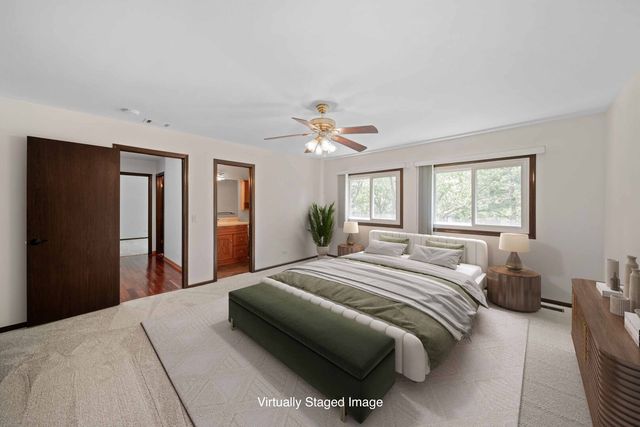 720 Dunhill Drive, Buffalo Grove, IL 60089