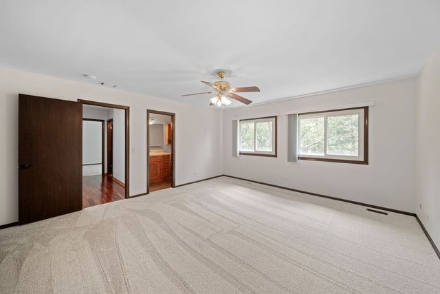 720 Dunhill Drive, Buffalo Grove, IL 60089
