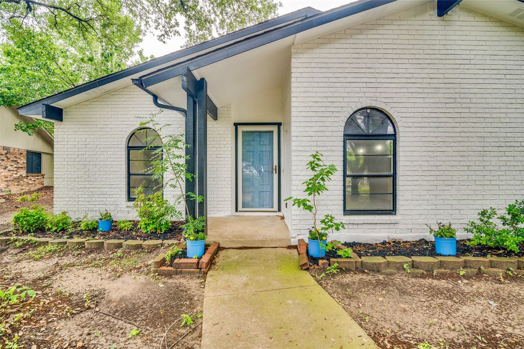 6401 Gate Ridge Circle, Garland, TX 75043