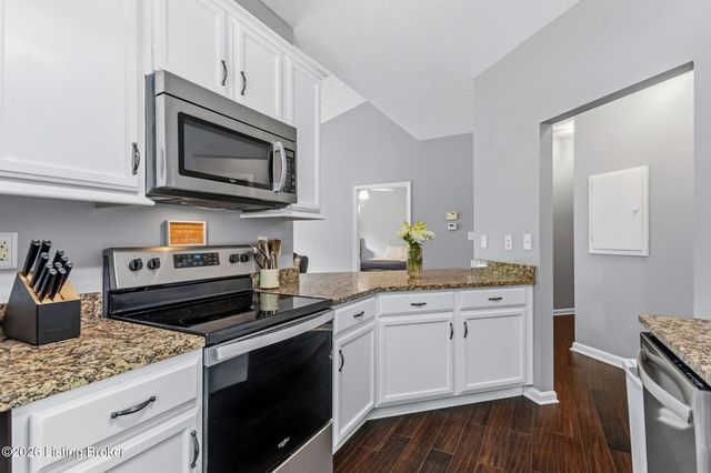 7301 Autumn Trace Dr 202, Louisville, KY 40214