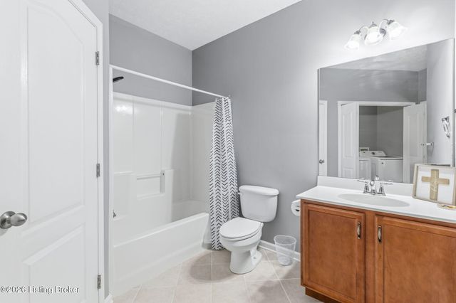 7301 Autumn Trace Dr 202, Louisville, KY 40214