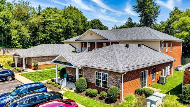 7301 Autumn Trace Dr 202, Louisville, KY 40214