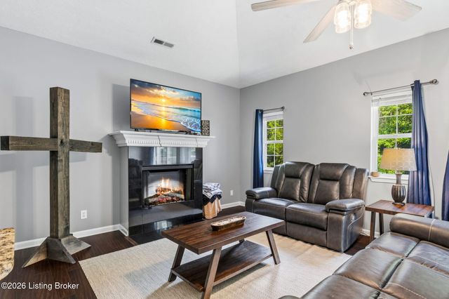 7301 Autumn Trace Dr 202, Louisville, KY 40214