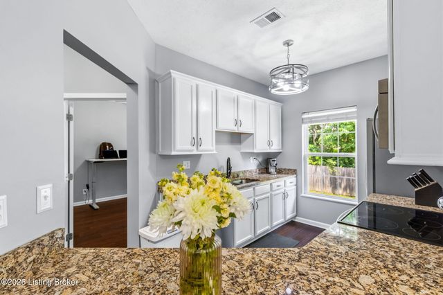 7301 Autumn Trace Dr 202, Louisville, KY 40214