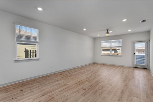 8206 Linda Michelle LN, Austin, TX 78724