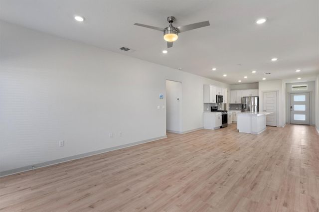 8206 Linda Michelle LN, Austin, TX 78724