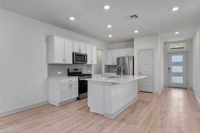 8206 Linda Michelle LN, Austin, TX 78724