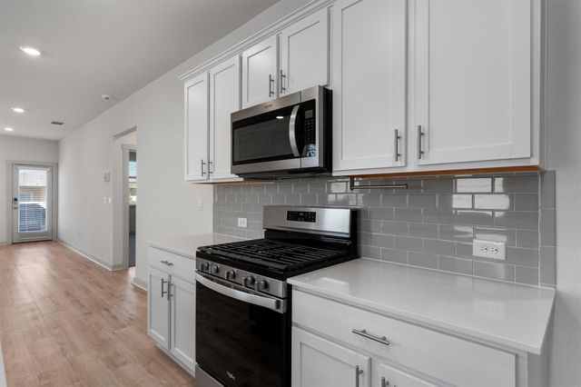 8206 Linda Michelle LN, Austin, TX 78724