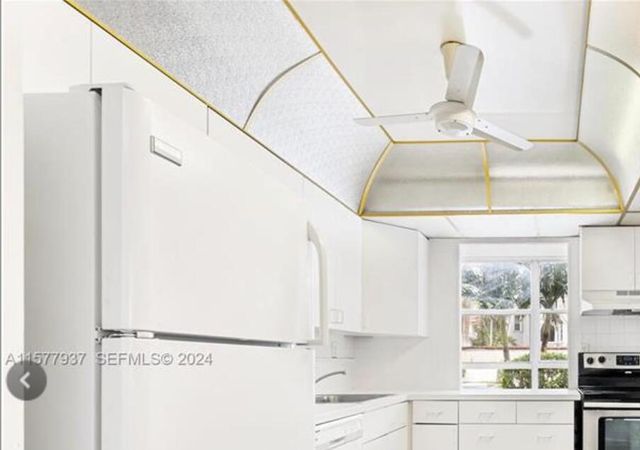 2001 ATLANTIC SHORES Boulevard 109, Hallandale Beach, FL 33009