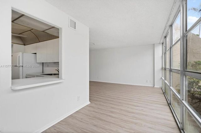 2001 ATLANTIC SHORES Boulevard 109, Hallandale Beach, FL 33009