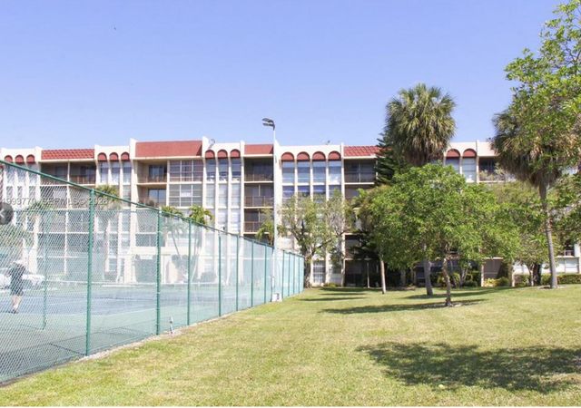 2001 ATLANTIC SHORES Boulevard 109, Hallandale Beach, FL 33009