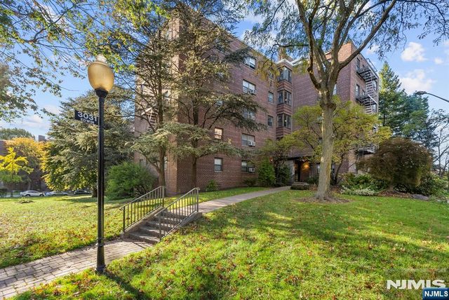 3031 Edwin Avenue 1C, Fort Lee, NJ 07024