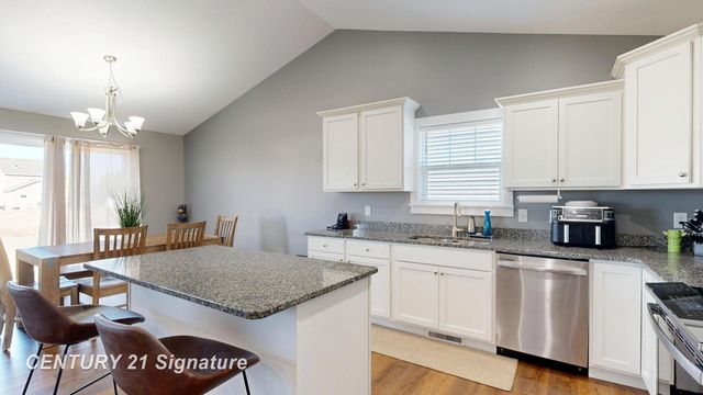 2193 N Ryan Court, Bay City, MI 48706