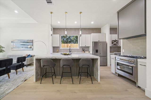 6634 Sylvan Street, Houston, TX 77023