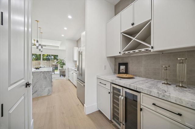 6634 Sylvan Street, Houston, TX 77023