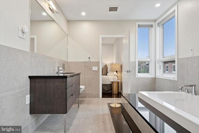 707 S 15TH ST, Philadelphia, PA 19146