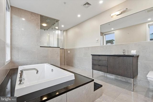 707 S 15TH ST, Philadelphia, PA 19146