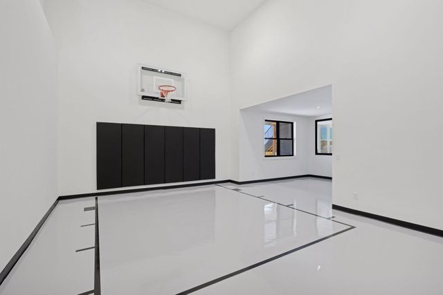 10154 Peony Lane N, Maple Grove, MN 55311