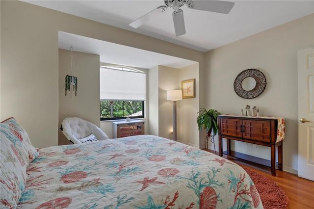 184 Vintage CIR N201, Naples, FL 34119