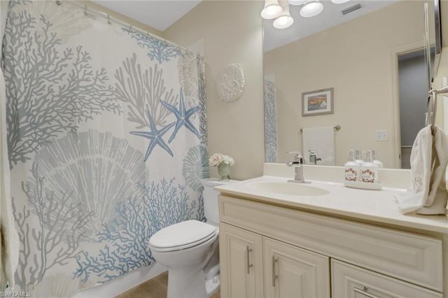 184 Vintage CIR N201, Naples, FL 34119