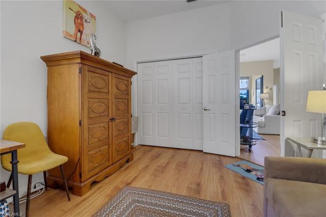 184 Vintage CIR N201, Naples, FL 34119