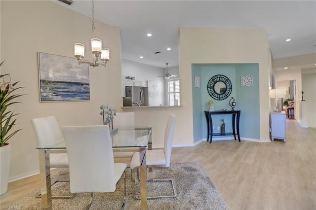 184 Vintage CIR N201, Naples, FL 34119