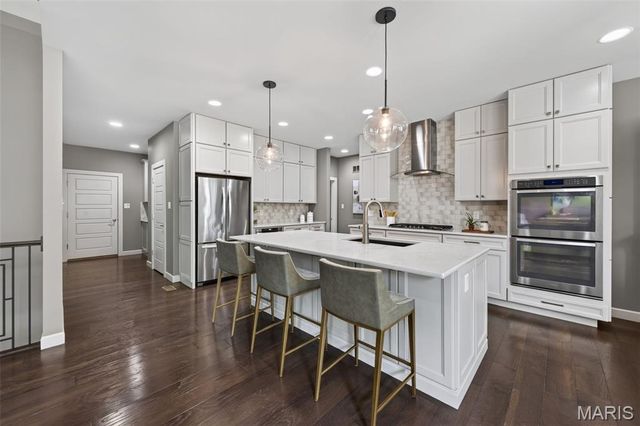 2701 Brook Hill Lane, St Charles, MO 63303