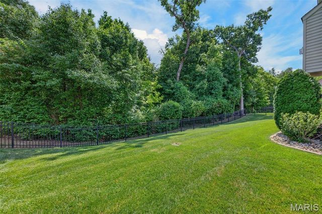 2701 Brook Hill Lane, St Charles, MO 63303