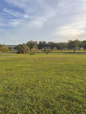 7070 NW 177th St 203-10, Hialeah, FL 33015