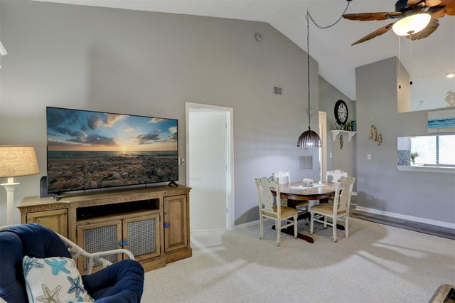 5725 Pelican Pointe Dr 4, Sebastian, FL 32958