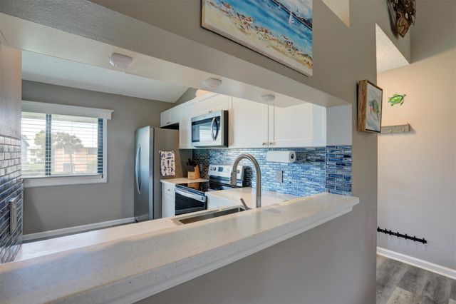 5725 Pelican Pointe Dr 4, Sebastian, FL 32958