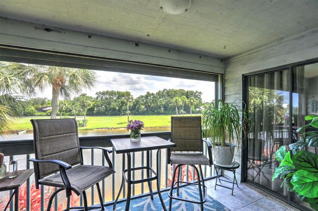 5725 Pelican Pointe Dr 4, Sebastian, FL 32958