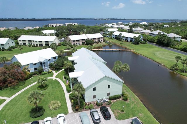 5725 Pelican Pointe Dr 4, Sebastian, FL 32958