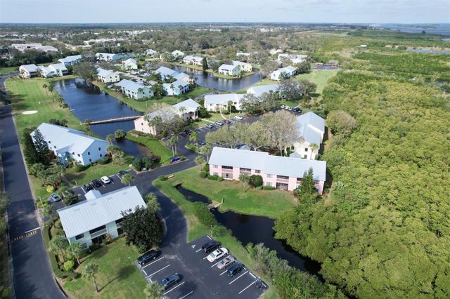 5725 Pelican Pointe Dr 4, Sebastian, FL 32958