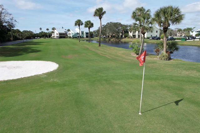 5725 Pelican Pointe Dr 4, Sebastian, FL 32958