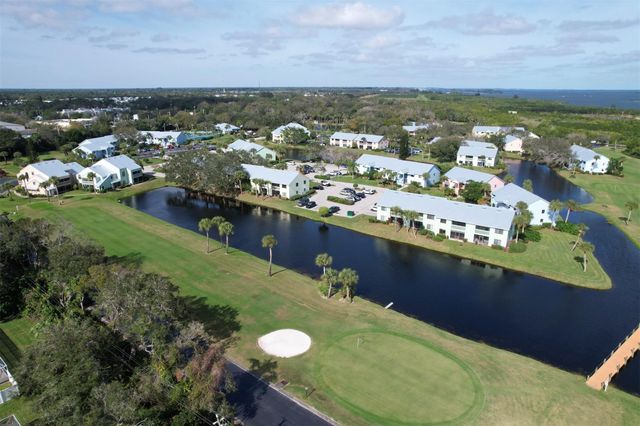 5725 Pelican Pointe Dr 4, Sebastian, FL 32958