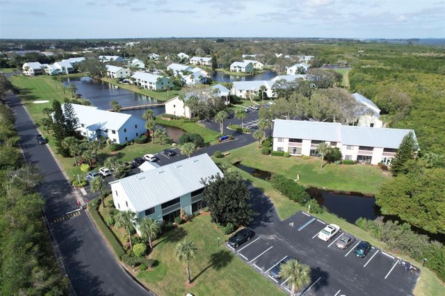 5725 Pelican Pointe Dr 4, Sebastian, FL 32958