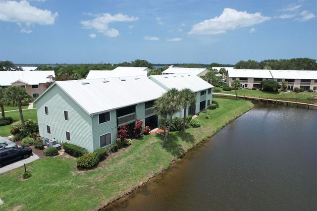 5725 Pelican Pointe Dr 4, Sebastian, FL 32958