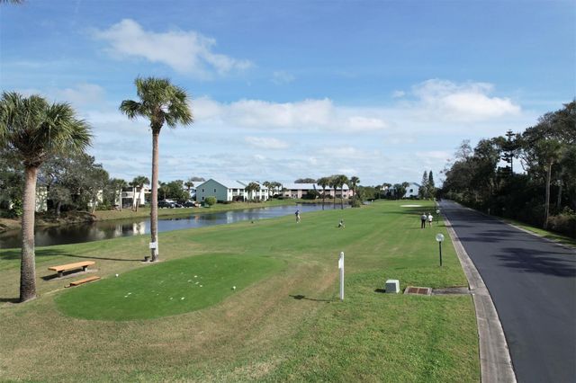 5725 Pelican Pointe Dr 4, Sebastian, FL 32958