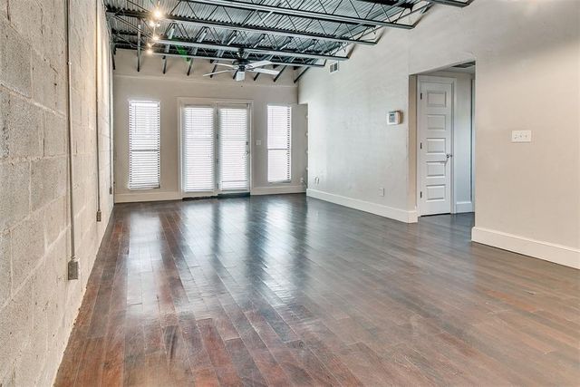 915 NW 7th Street 105, Oklahoma City, OK 73106