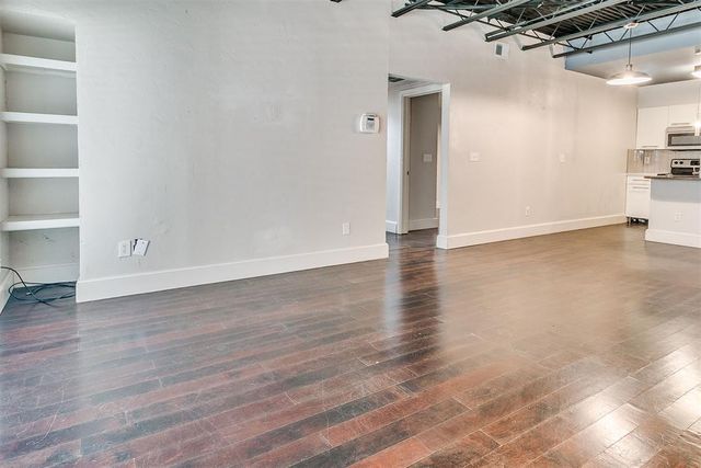 915 NW 7th Street 105, Oklahoma City, OK 73106