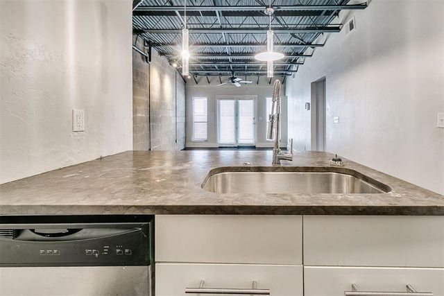 915 NW 7th Street 105, Oklahoma City, OK 73106