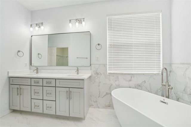 18051 JAVA ISLE DRIVE, Tampa, FL 33647
