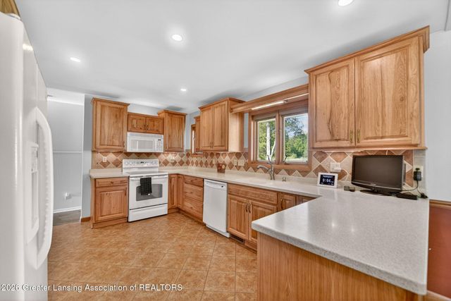 11165 Nixon Road, Grand Ledge, MI 48837
