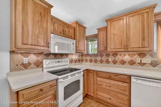 11165 Nixon Road, Grand Ledge, MI 48837