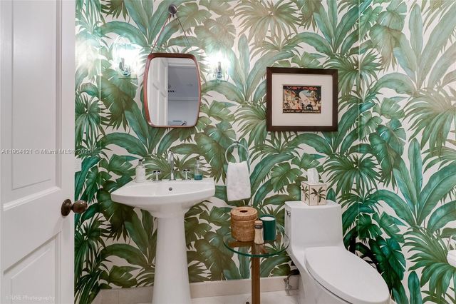 4822 Fisher Island Dr 4822, Miami Beach, FL 33109