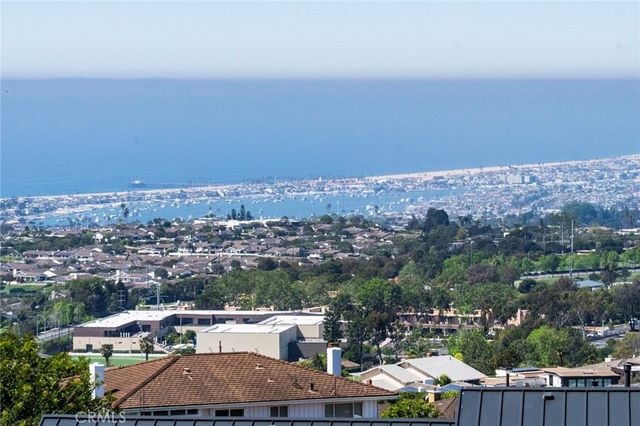 49 Cambria, Corona Del Mar, CA 92625
