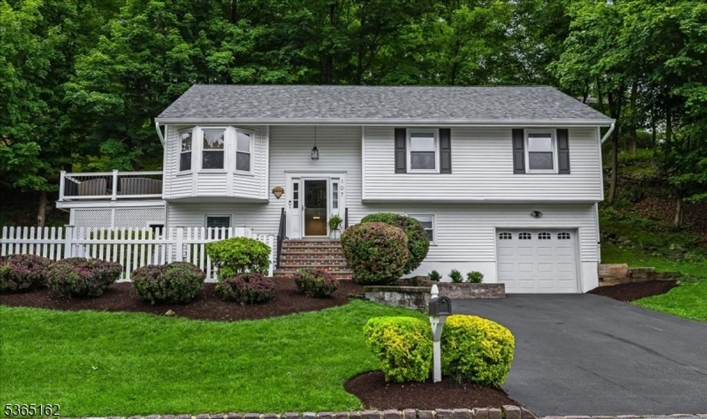 107 Valley View Trl, Sparta Twp., NJ 07871