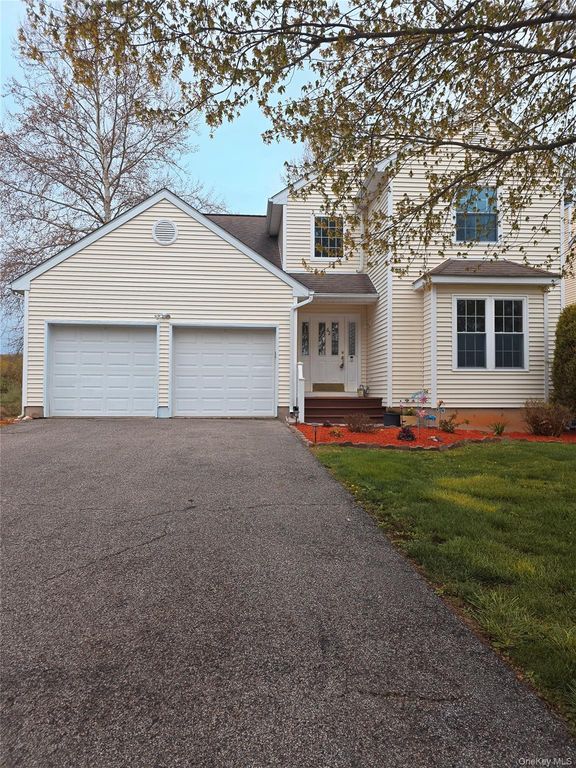 62 Meadowbrook Court, Patterson, NY 12563